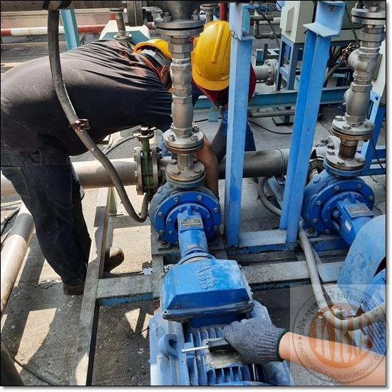 ซ่อมมอเตอร์คอนเดนซิ่งโรงน้ำแข็ง - บริษัท กรุงเทพเกียร์ รุ่งเรืองแมคคานิค จำกัด - ซ่อมมอเตอร์คอนเดนซิ่งโรงน้ำแข็ง  ซ่อมมอเตอร์ปั๊มน้ำอาคาร 